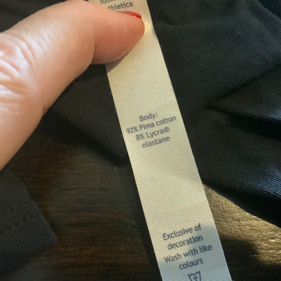 Lululemon Long Sleeve Black Shirt with back cut out, size 6, worn once - Picture 4 of 4